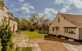 Little England Retreats - Cottage, Yurt And Shepherd Huts